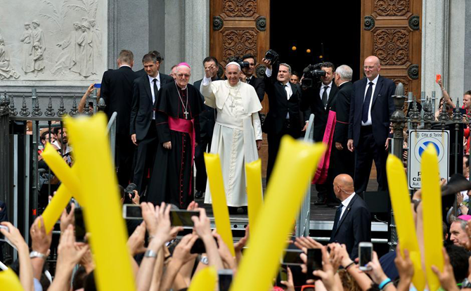 البابا فرنسيس: صناع الأسلحة منافقون إذا سموا أنفسهم مسيحيين