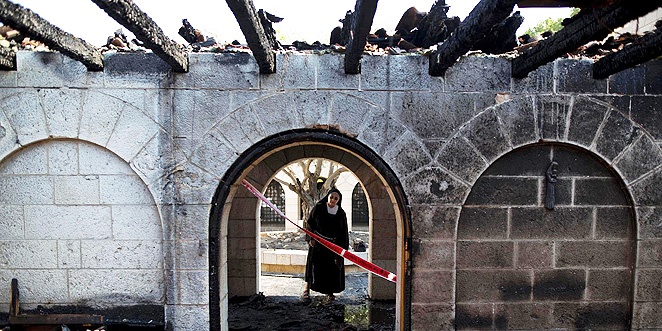 رئيس منظمة يهودية يمينية متطرفة يؤيد علناً إحراق الكنائس